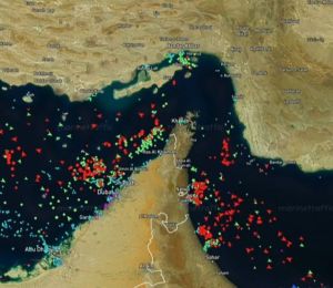 Un navire en feu dans le détroit d'Ormuz 