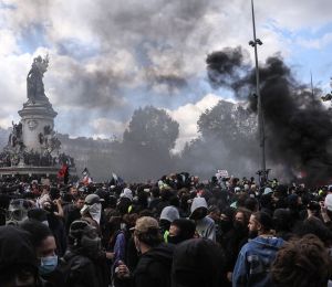 France, Albanie, Inde, Argentine: la jeunesse voit rouge