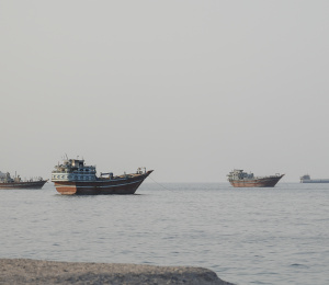 Un pétrolier touché par de multiples projectiles au large du Qatar, des victimes 