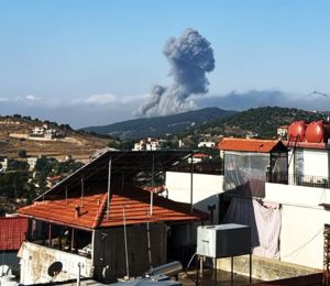 Patrouille israélienne aux abords de Deir Mimas et frappes à missiles à effet de souffle sur Sajd