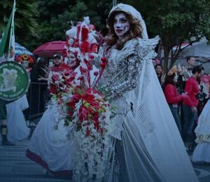Catrinas à Mexico: une fête colorée pour honorer la mémoire des défunts