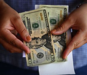 Les envois d'argent aux proches dans les pays à faibles revenus ont presque doublé en dix ans