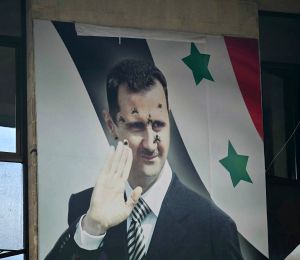 Cinq officiers de l'ère Assad arrêtés pour avoir bombardé des villes syriennes
