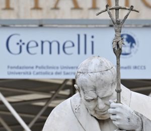 Le Gemelli de Rome, «l'hôpital des papes» où sera opéré Léon XIV