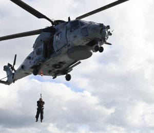 Le Danemark accuse la Russie d'avoir tiré des fusées éclairantes vers un de ses hélicoptères