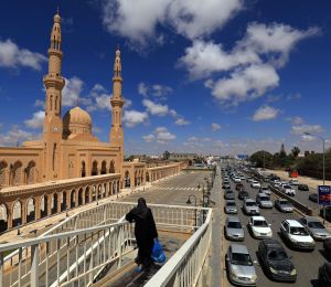 Une Autrichienne et une Suissesse enlevées au Niger libérées après plus d’un an de captivité, arrivées à Benghazi