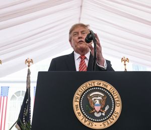 Trump en Irlande, le président cède la place au promoteur-golfeur
