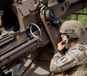 L'ambassadeur américain à l'Otan dément des réductions de troupes massives en Europe