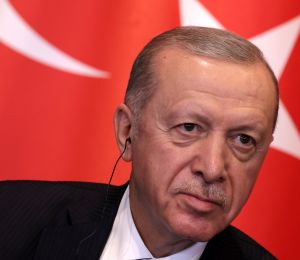 Turquie: Erdogan briguera un nouveau mandat lors d'une élection anticipée, affirme un conseiller