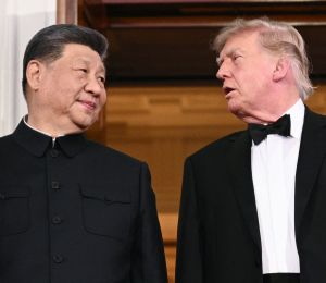 Xi, reçu avec tous les égards par Trump, prône la coexistence pacifique