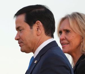 Rubio fait escale en Islande, au rôle stratégique dans l'Arctique