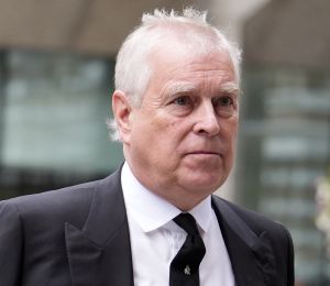 Royaume-Uni: les perquisitions liées à l'arrestation de l'ex-prince Andrew jugées illégales