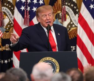 Trump choisit la commentatrice conservatrice Katie Zacharia comme porte-parole