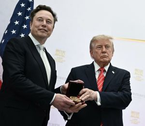Elon Musk dit vouloir donner une action SpaceX à «chaque enfant en Amérique»
