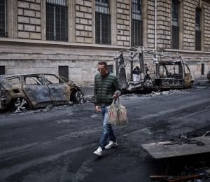 France: l'UE dit que le droit à manifester pacifiquement «doit être protégé» et dénonce les pillages