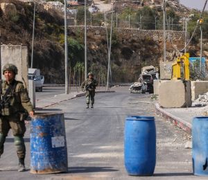 Cisjordanie: l'armée israélienne déplace des Palestiniens à Hébron après une attaque meurtrière