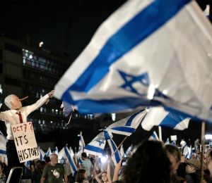 À Tel-Aviv, des milliers de personnes rassemblées contre Netanyahou avant les élections