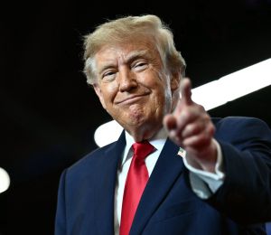Trump demande la disqualification d'une candidate démocrate en Alaska après une enquête du New York Times
