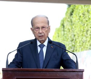 Explosion au port de Beyrouth: un procureur réclame des poursuites contre l'ex-président Michel Aoun