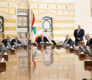 Conseil des ministres: Aoun appelle à préserver la stabilité, Salam réaffirme le monopole de l’État sur les armes