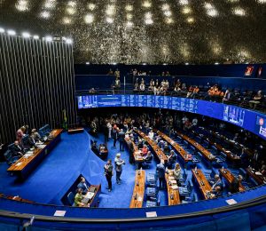 Le Parlement brésilien approuve la réduction du temps de travail, promise par Lula