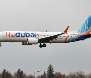 Flydubai: Trump dit soupçonner l'Iran et menace de le frapper