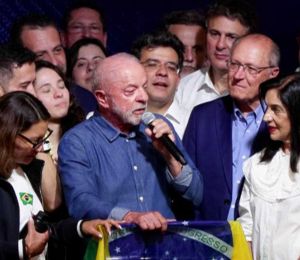 Brésil: Lula réélu, Bolsonaro réclame l’annulation du vote
