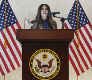 Grèce: le renvoi de l'ambassadrice américaine au centre d'une confrontation politique