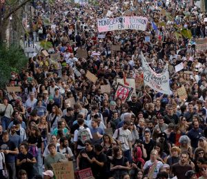 La mobilisation des lycéens prend de l’ampleur en France