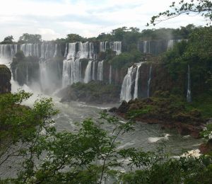 Argentine: brève fermeture des chutes d'Iguazu en raison d'alertes de crue liées à El Niño