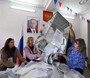 Russie: le parti de Poutine largement en tête des législatives marquées par des attaques ukrainiennes