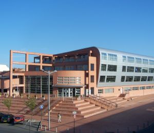 France: un homme tire dans la rue dans la banlieue parisienne, un mort et 4 blessés
