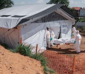 L'épidémie d'Ebola en RDC ne recule pas mais «se déplace», alerte MSF