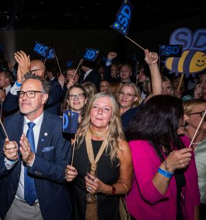 Élections en Suède: les sociaux-démocrates «prêts» à gouverner malgré des résultats très serrés