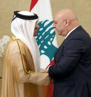 Depuis Baabda, le Premier ministre qatari réaffirme le soutien de Doha au Liban
