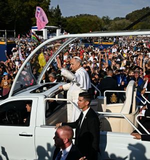 À Lourdes, Léon XIV au plus près des fidèles
