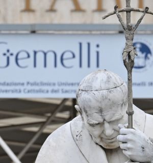 Le Gemelli de Rome, «l'hôpital des papes» où sera opéré Léon XIV