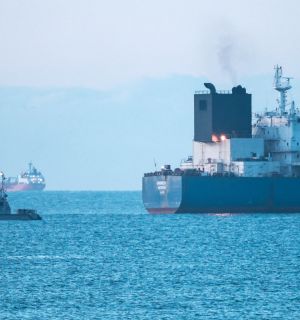 «Flotte fantôme» russe: le capitaine chinois d’un pétrolier arraisonné en garde à vue en France