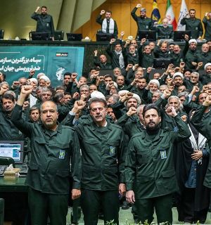 Les Gardiens iraniens menacent de viser de «nouvelles cibles» en cas d'attaque américaine