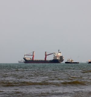 L'Iran dit avoir frappé un pétrolier dans le secteur d'Ormuz