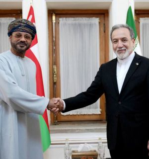 Oman annonce le report de la réunion prévue lundi entre l'Iran et des pays du Golfe