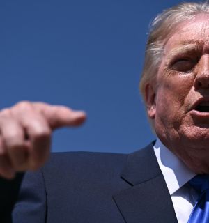 Trump dit n'avoir proposé à l'Iran ni levée de sanctions, ni dégel de fonds