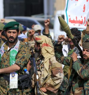 Fortes explosions entendues dans la capitale yéménite, aux mains des combattants Houthis