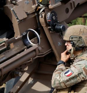 L'ambassadeur américain à l'Otan dément des réductions de troupes massives en Europe