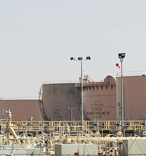 Les Houthis revendiquent de nouvelles attaques sur l'aéroport de Ryad