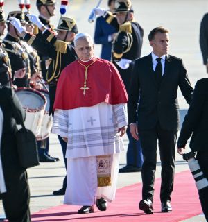 Le pape Léon XIV est arrivé en France