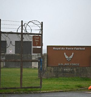 Royaume-Uni: plusieurs arrestations après un «incident majeur» près d'une base utilisée par l'US Air Force