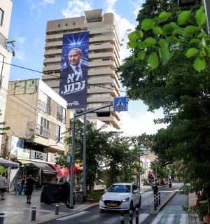 Netanyahou évoque de possibles attaques avant les législatives, Lapid tempère