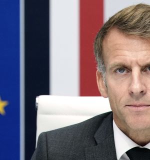 Violences en France: Macron serre la vis avant un nouveau samedi de mobilisation