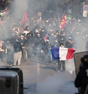 Manifestations en France: «près de 800.000 personnes mobilisées», dont 250.000 à Paris